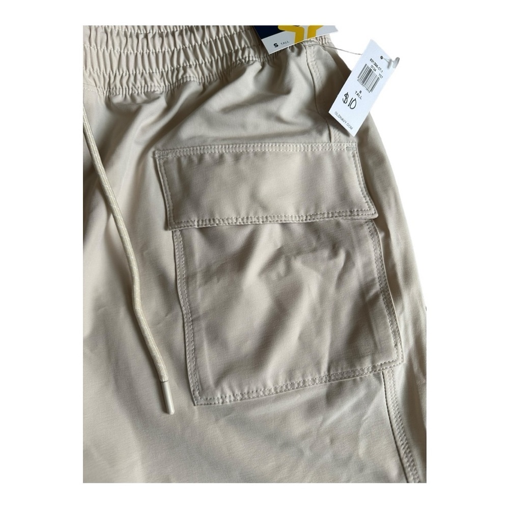 Old Navy Women’s Cargo Elastic Waist Shorts - Size Small/Tall (NWT) - Picture 2 of 9